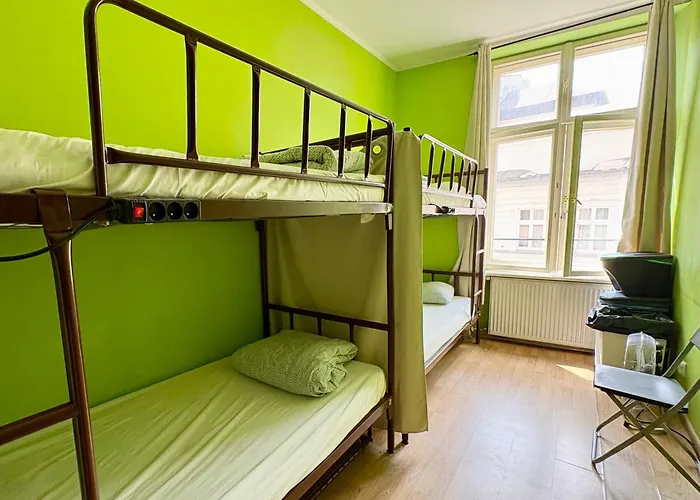 Let'S Rock Party Hostel! Age Limit From 18 Until 40! Kraków